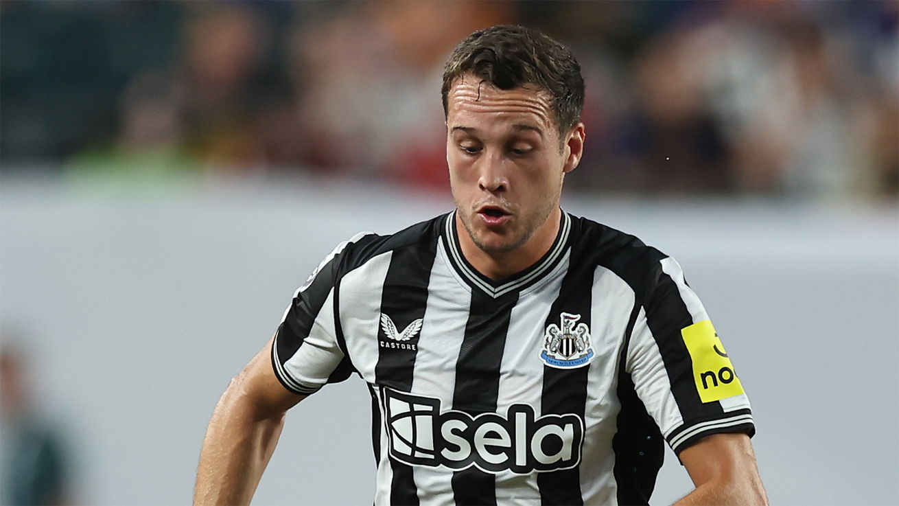 Newcastle United Official Announcement Javier Manquillo Completes