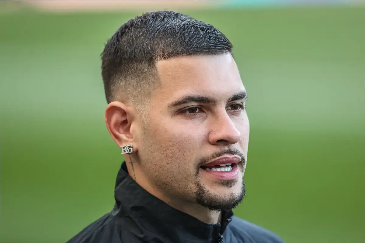 Bruno Guimaraes flying from Brazil to meet Newcastle United squad as Arsenal fail to make any offer yet