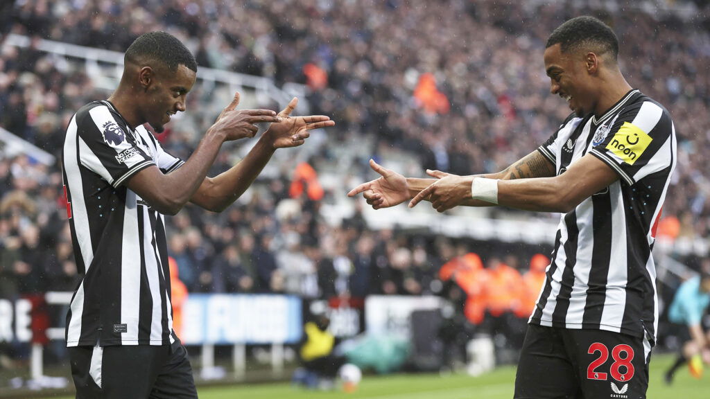 Alex Isak Joe Willock Celebration Newcastle