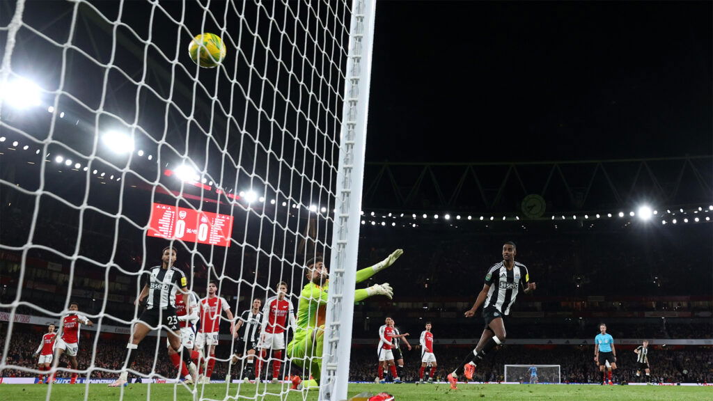 Alex Isak Shooting Goal Arsenal Newcastle