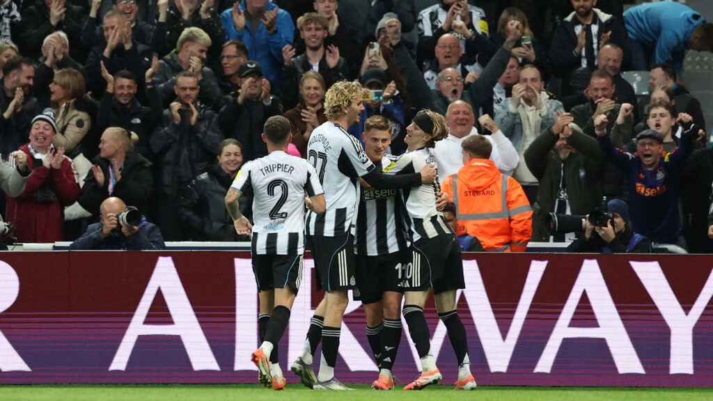 Harvey Barnes Goal Celebration Gordon Woltemade Trippier Newcastle