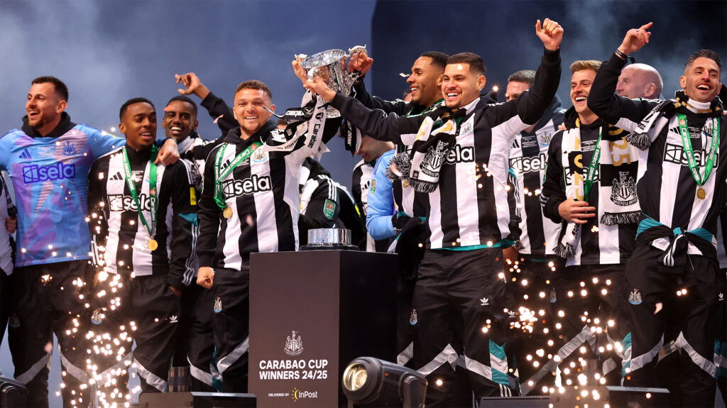 Bruno Trippier Trophy Lift Town Moor Carabao Cup Parade CC25