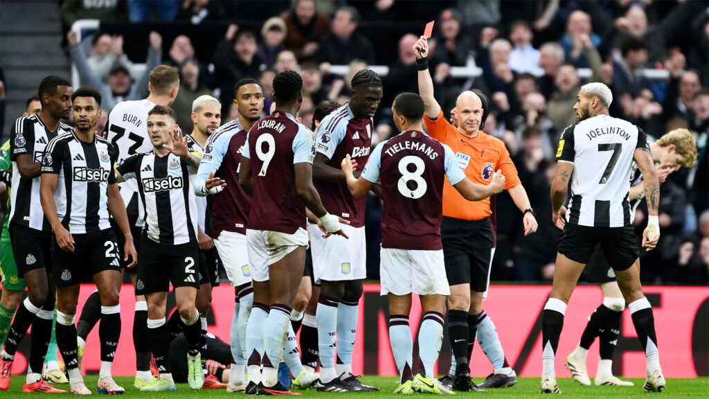 Jhon Duran Aston Villa Schar Red Card Referee