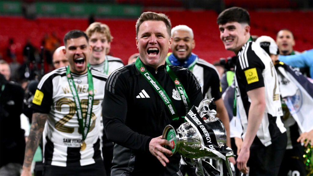 Eddie Howe Celebrating Trophy Carabao Cup Newcastle United