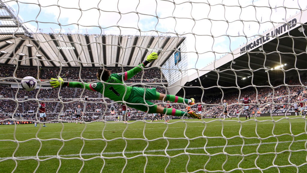 Harvey Barnes Newcastle Goal West Ham Fabianski