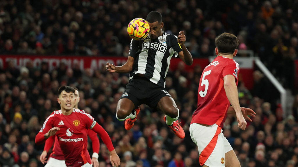 Isak Header Goal Newcastle Manchester United