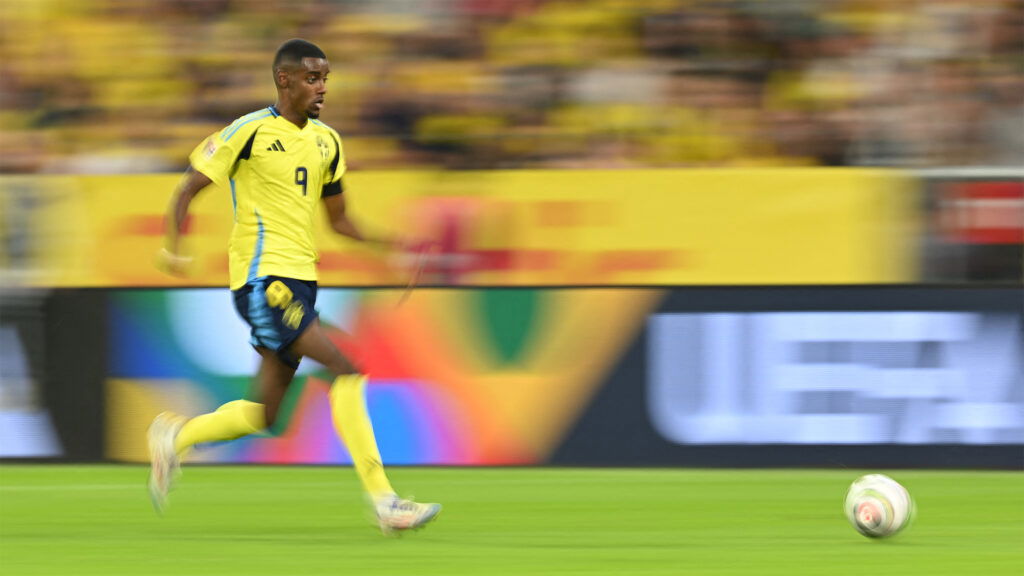 Alexander Isak Running Sweden