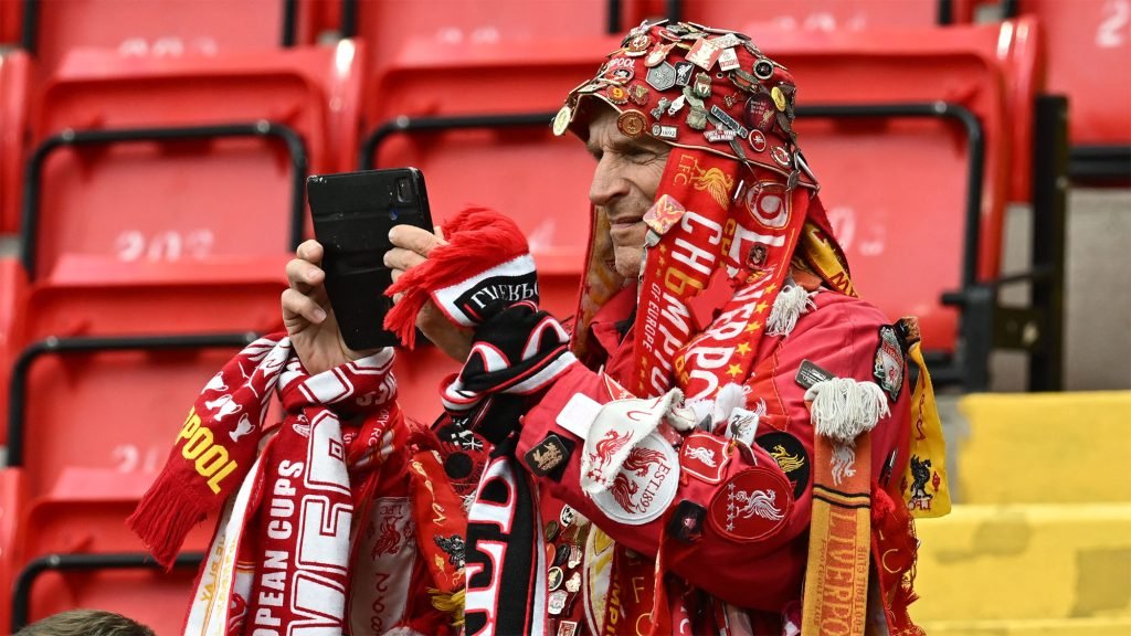 Liverpool Fan Hat Scarves