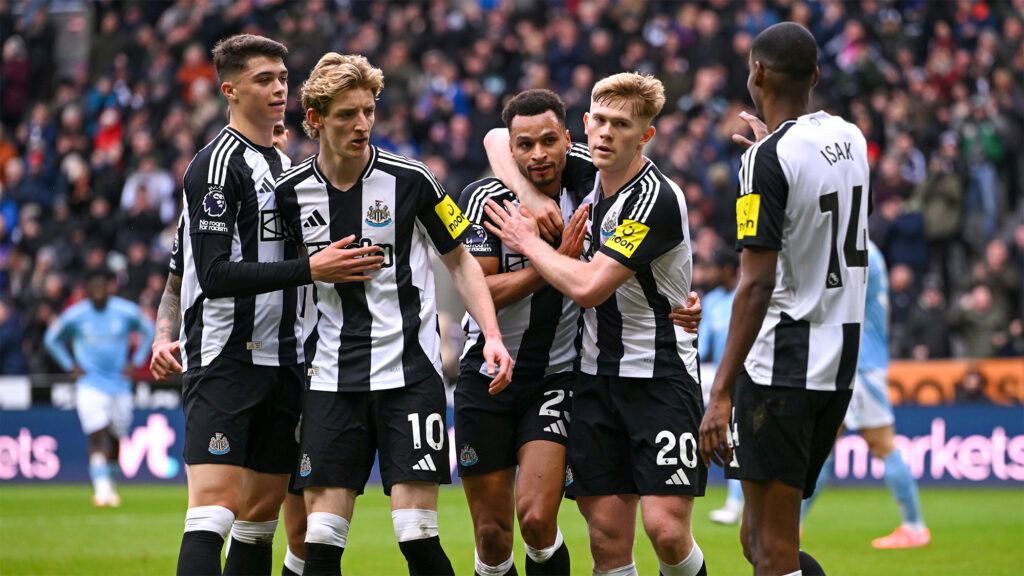 Jacob Murphy Goal Celebration Newcastle Players