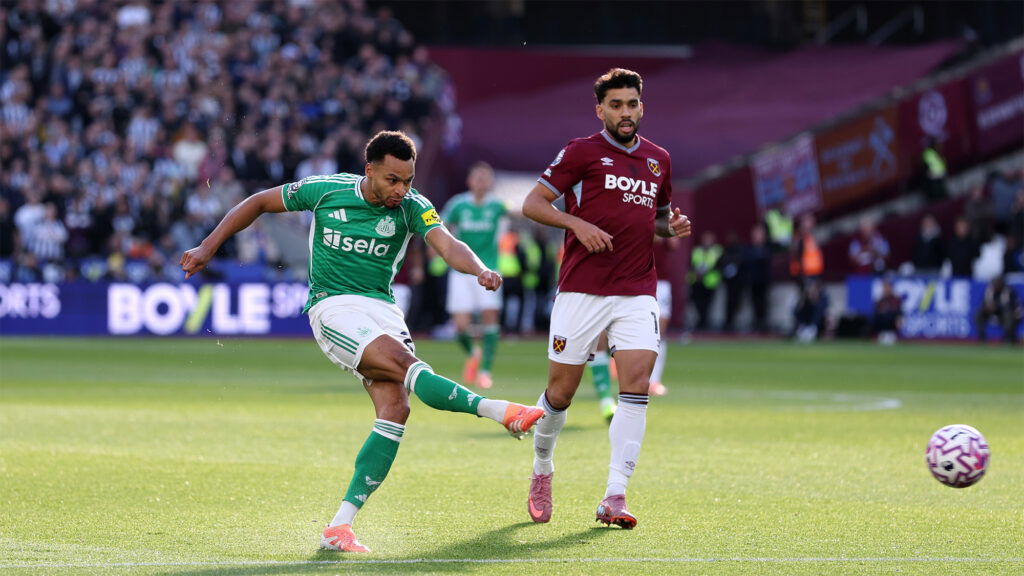 Jacob Murphy Newcastle Shooting Goal West Ham