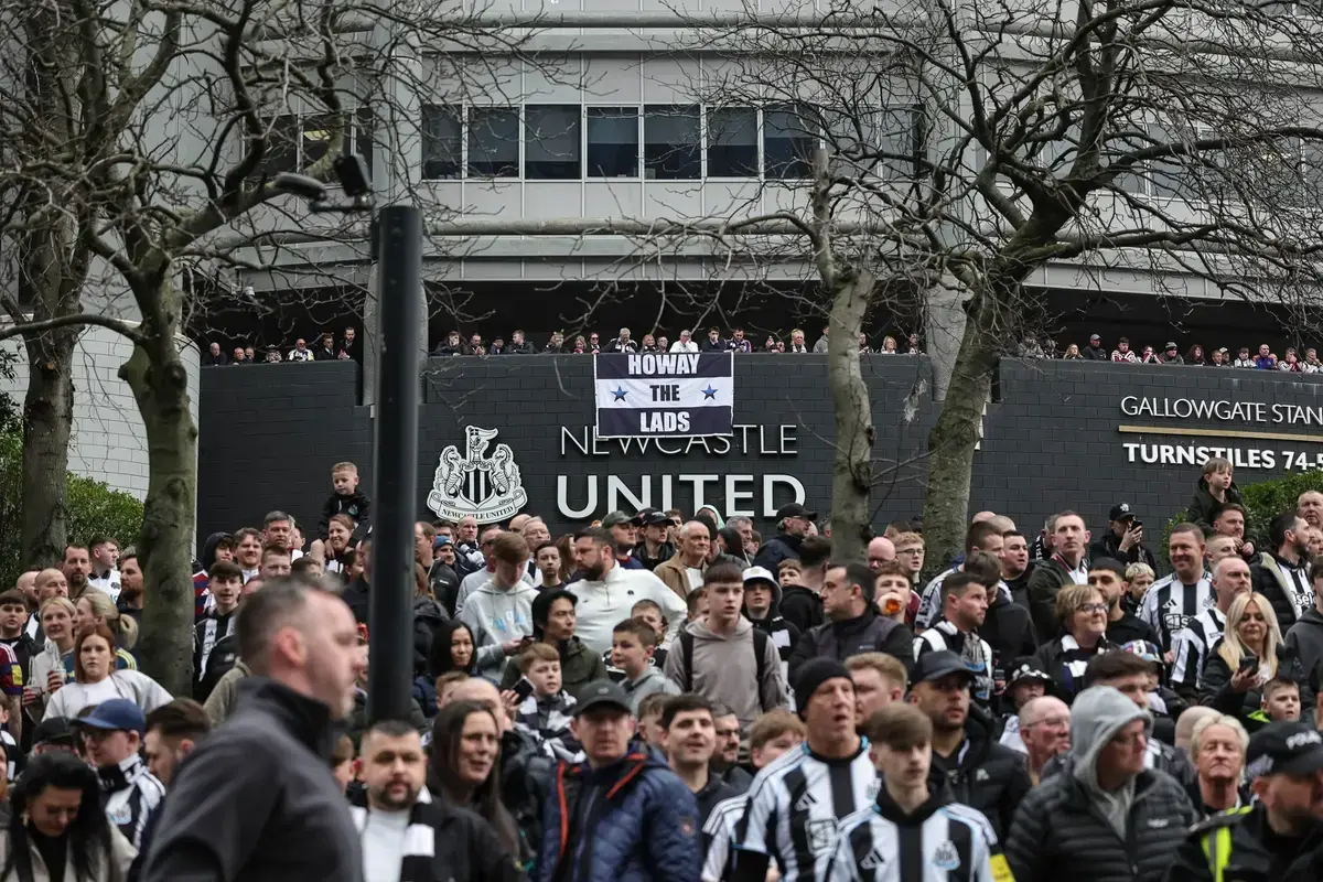 Newcastle United fans, father and 15 year old son, answering all the big NUFC questions