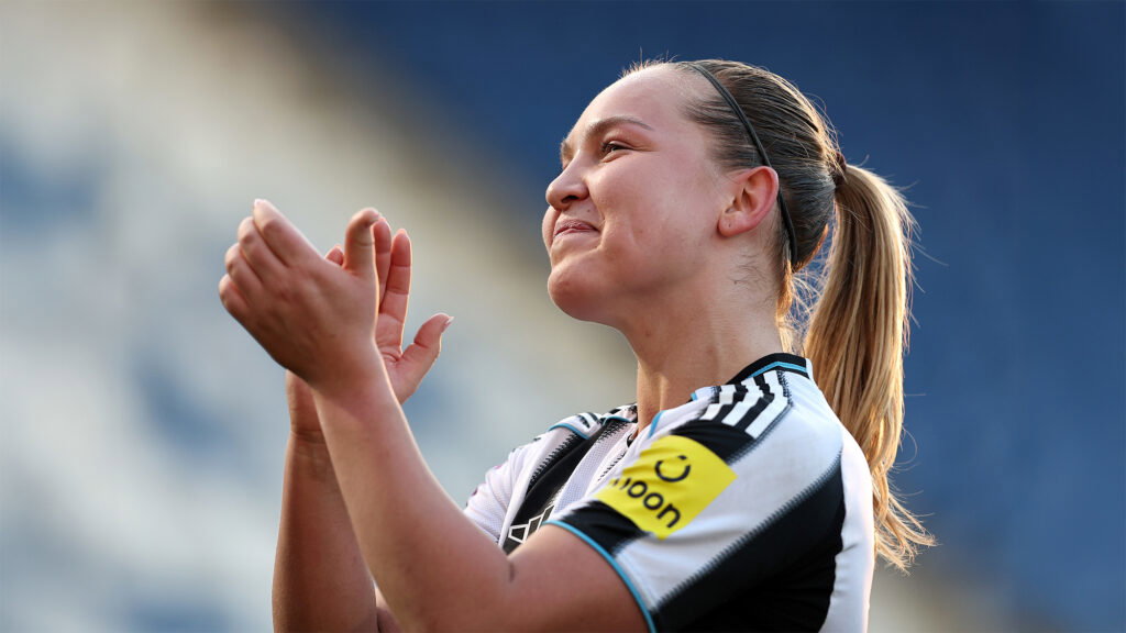 Oona Sevenius claps fans NUWFC Newcastle Women
