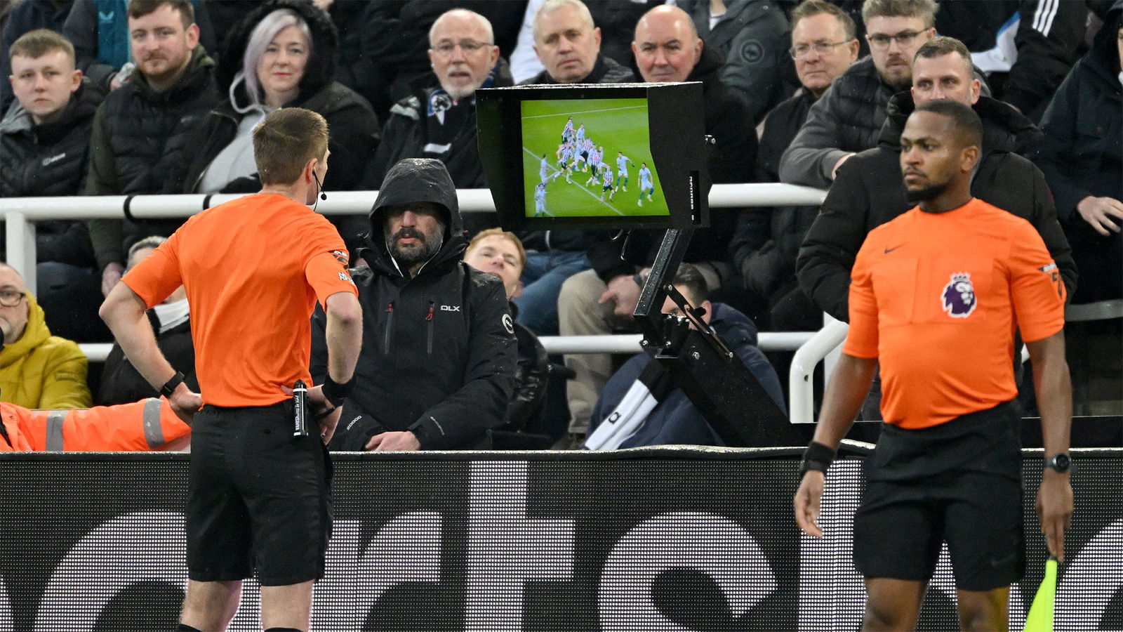 Former top referee rules on this controversial Newcastle United v Bournemouth incident