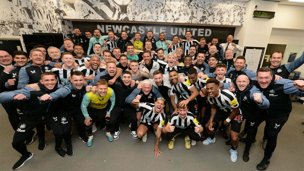 There's Some Newcastle United Fans On The Pitch... And They Are Living ...