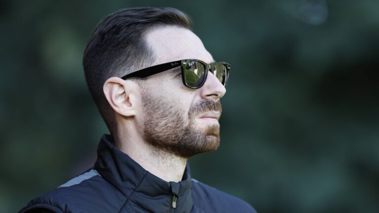 Tomas Amaral wearing sunglasses