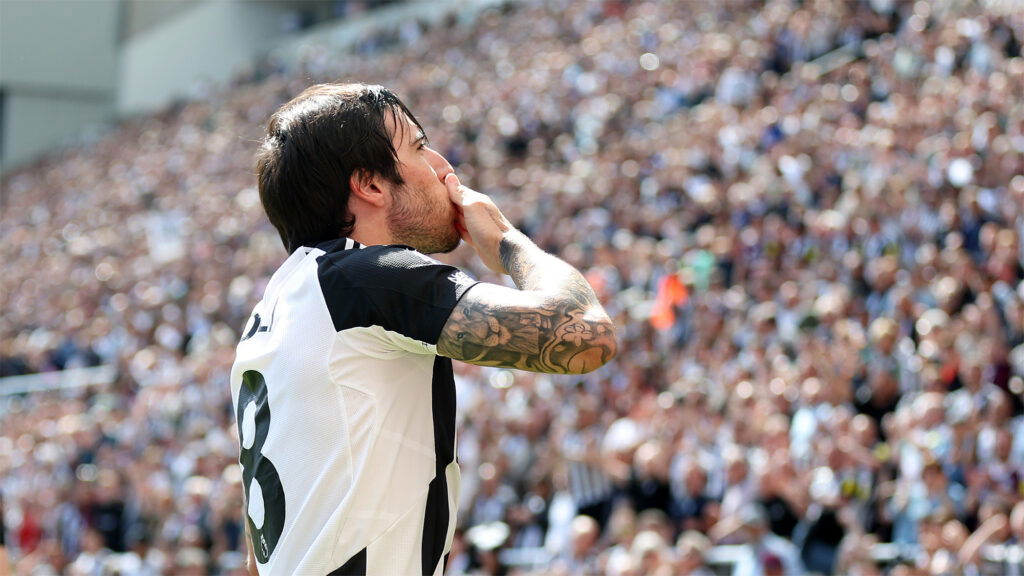 Sandro Tonali Goal Celebration Kissing Newcastle