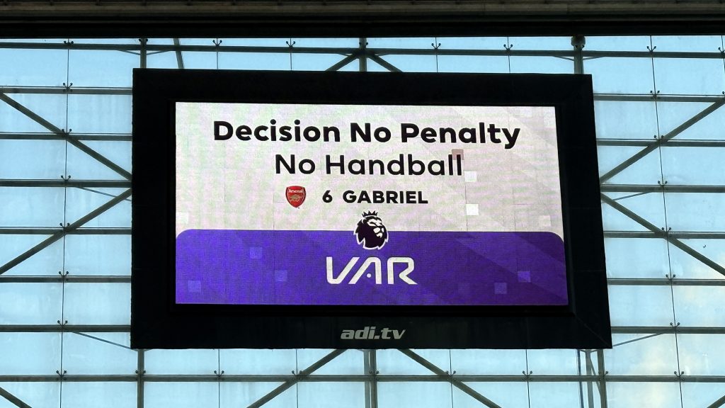 VAR Screen Decision No Penalty Gabriel Newcastle Arsenal