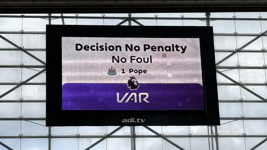 VAR Screen Decision No Penalty Pope Newcastle Arsenal